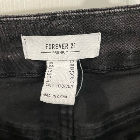 Forever 21 Premium Denim Black High Waist Flare Leg Jeans Women’s Size 30 - Picture 4 of 5